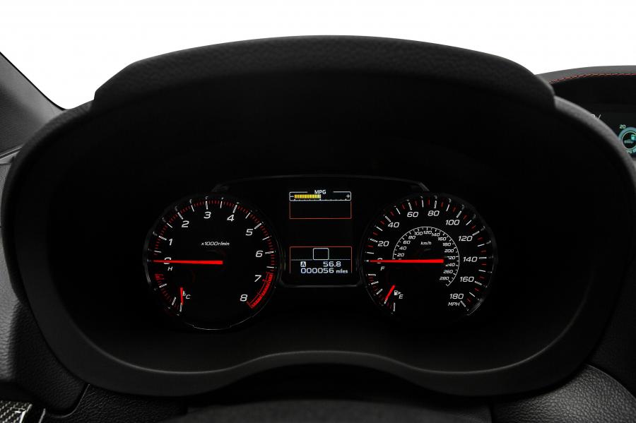 Панель приборов Subaru WRX 2017 года  (NA) (фото 13 из 45)